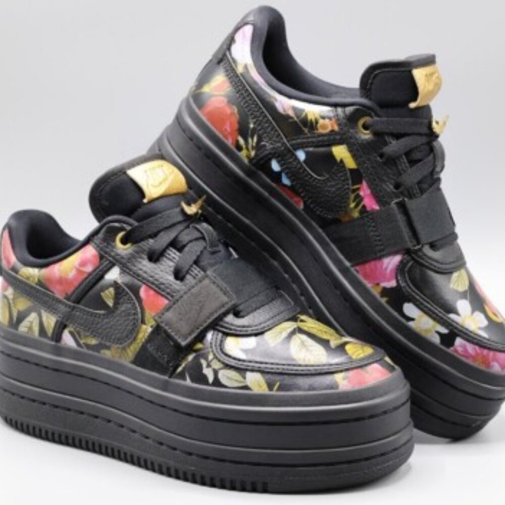 Nike Vandal 2K LX Floral Women’s Sneakers: Size 7 US